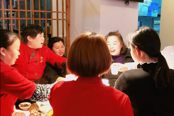 守柴炉北京烤鸭加盟店聚餐