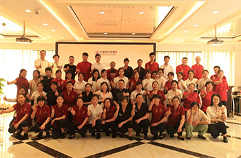 守柴炉烤鸭2019全员培训会圆满结束!