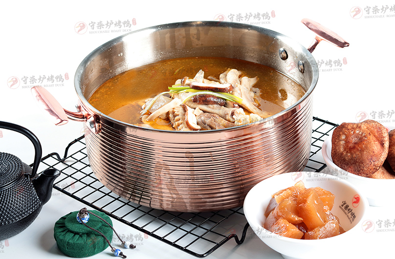 酸萝卜鸭掌翅汤